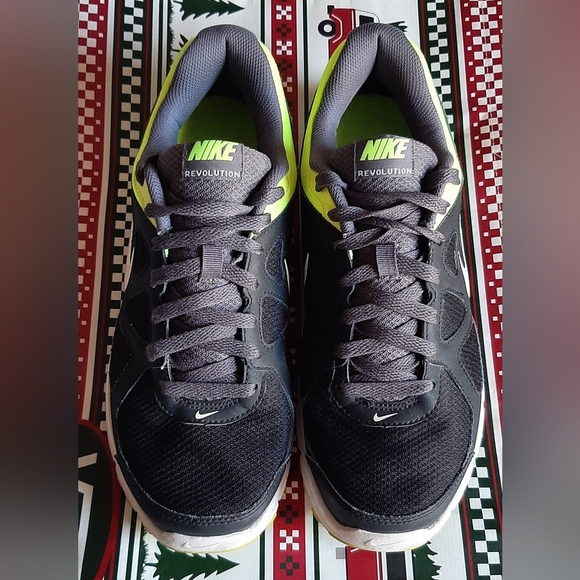 Nike Revolution Running Shoes - Picture 2 of 16